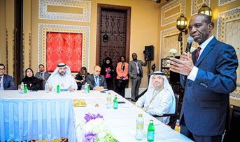 اجتماع مائدة مستديرة مع رئيس وزراء موزمبيق