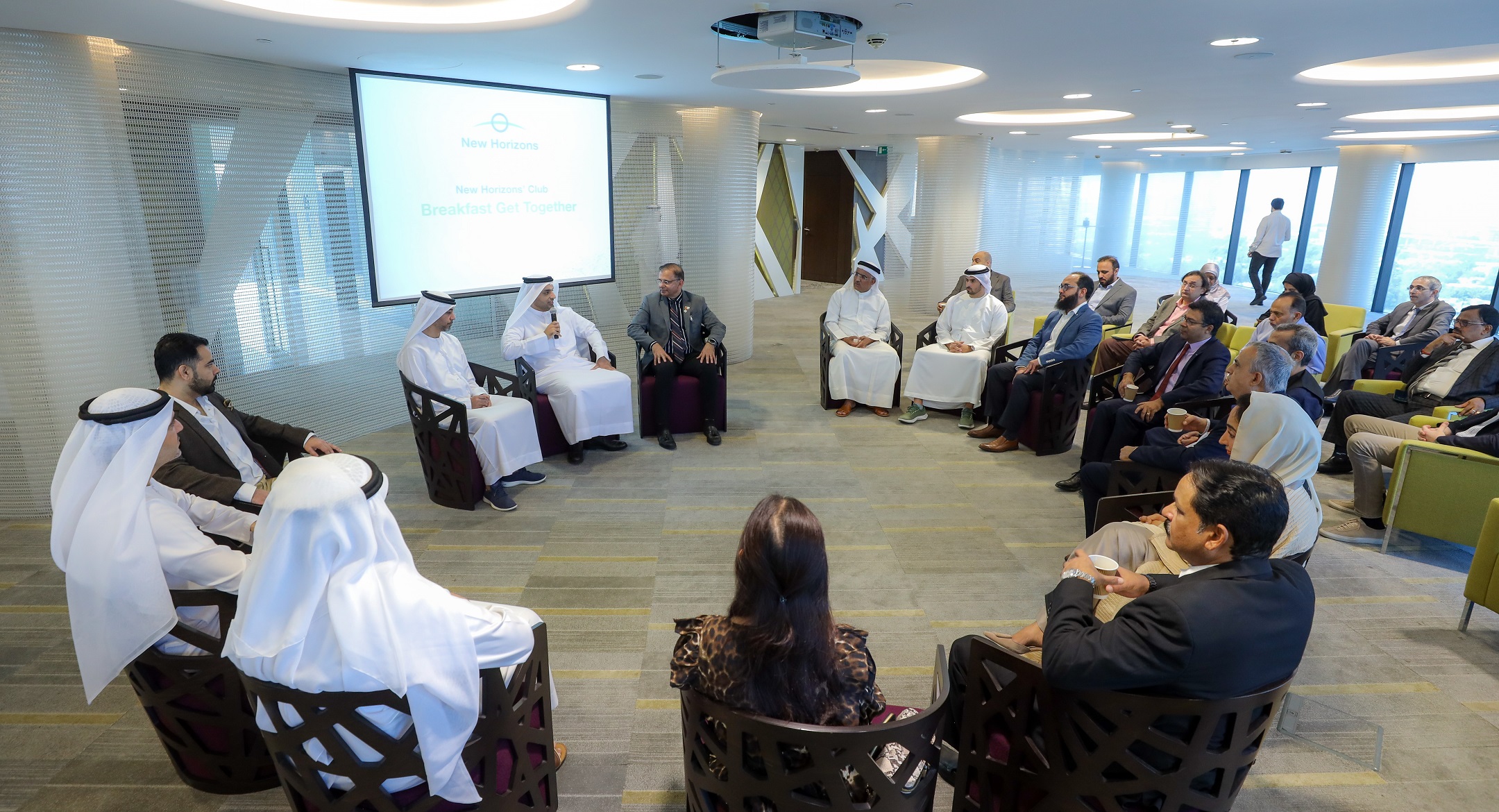 غرفة دبي العالمية تعرّف القطاع الخاص بخططها لدعم التوسع الخارجي لشركات الإمارة
